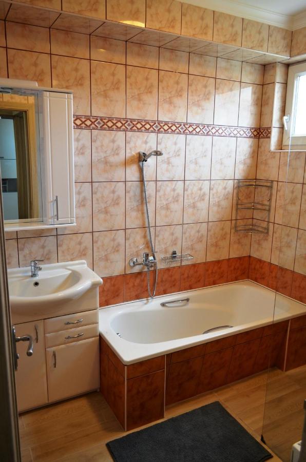Gazlang Apartman Hajduszoboszlo Exterior photo